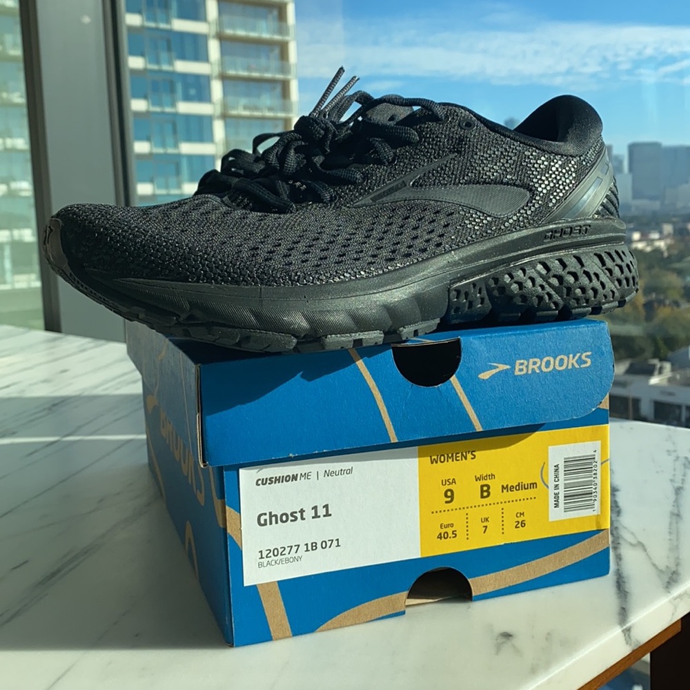 Brooks Women’s Ghost 11 Black/Ebony Size 9 Running Shoes Width B. Brand New.
